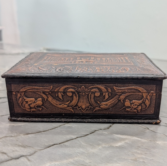 Vintage leather cigar/cigarette box - Picture 9 of 11